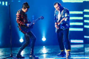 薛之谦/杨迪《我不想毕业吉他谱》G调