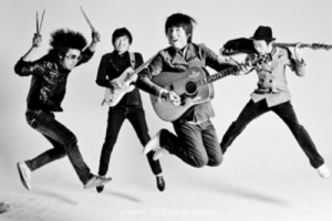 GALA乐队《追梦赤子心吉他谱》A调