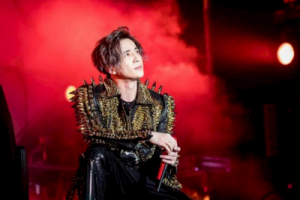 薛之谦《违背的青春吉他谱》C调原版