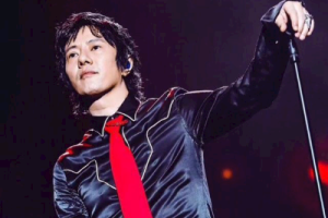 郑钧《赤裸裸吉他谱》A调原版