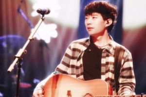 赵雷《我们的时光吉他谱》E调原版