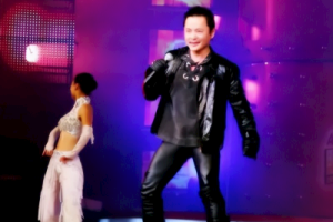 周峰《梨花又开放吉他谱》C调女生原版