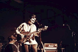 暗杠《吐鲁番女孩吉他谱》G调原版图谱