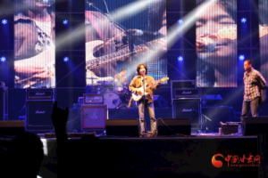 万能青年旅店《杀死那个石家庄人吉他谱》D调