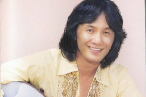 许冠杰《是雨是泪吉他谱》A调原版