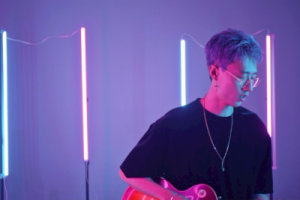 贺仙人《在这深夜里吉他谱》G调原版