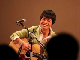 钟立风《爱情万岁吉他谱》G调原版