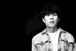 赵雷《我们的时光吉他谱》E调原版吉他谱