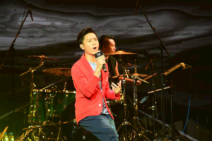 韦雄《根本你不懂得爱我吉他谱》C调原版弹唱谱