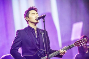 梁博《出现又离开吉他谱》G调超原版吉他谱