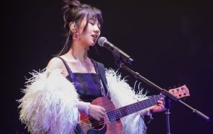 谢春花《理想三旬吉他谱》D调原版吉他谱