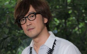 周传雄《关不上的窗吉他谱》C调原版弹唱谱