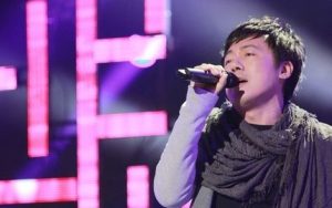 张宇《月亮惹的祸吉他谱》A调六线谱