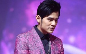 我不配吉他谱-周杰伦《我不配》G调弹唱六线谱