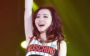 印象西湖雨简谱-张靓颖-E调歌曲简谱