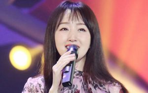 心相印手牵手简谱(歌词)-杨钰莹-E调歌曲简谱