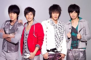 飞轮海《一个人流浪吉他谱》F调双吉他原版