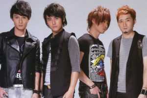 东城卫《在你离开那一天吉他谱》G调原版