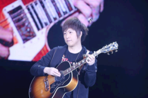 阿信《当每颗星星吉他谱》C调原版