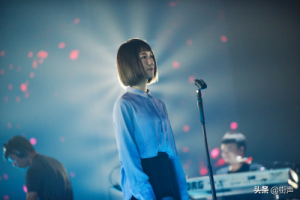 谢春花《还想听你的故事吉他谱》弹唱六线谱