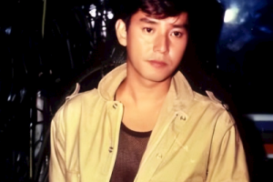 谭咏麟《爱在深秋吉他谱》F调原版吉他谱