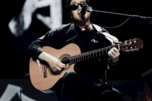 周云蓬《不会说话的爱情吉他谱》G调原版