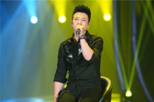 王超然《来人间走个过场吉他谱》G调原版六线谱