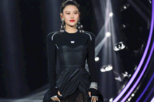 靠近吉他谱-袁娅维《靠近》C调图片谱-弹唱六线谱