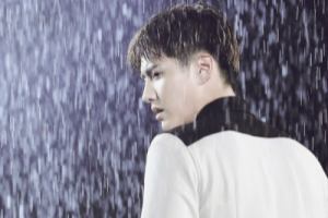 吴亦凡《时间煮雨吉他谱》G调原版弹唱谱