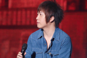 阿信《一半人生吉他谱》C调原版六线谱