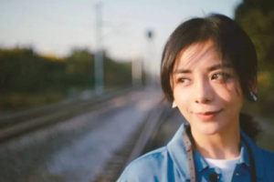 金玟岐《岁月神偷吉他谱》G调弹唱六线谱