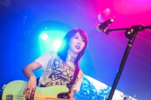 新裤子《生活因你而火热吉他谱》C调原版