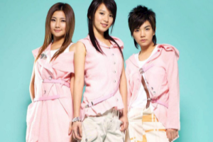 SHE《恋人未满吉他谱》C调原版弹唱谱