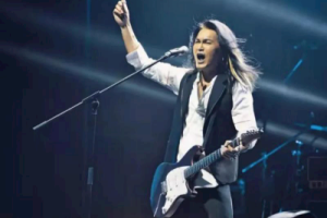 迪克牛仔《最后一首歌吉他谱》F调原版弹唱谱