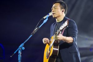 许巍《思念的城市吉他谱》E调双吉他原版编配