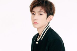 王源《友谊地久天长吉他谱》G调原版弹唱谱