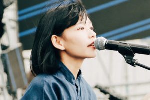 房东的猫《爱你就像爱生命吉他谱》C调原版