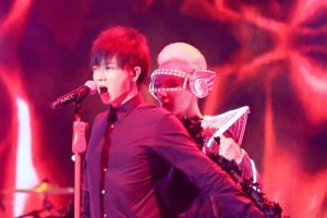 华晨宇《与火星孩子的对话吉他谱》D调弹唱六线谱