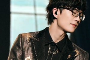 城府简谱-许嵩-F调钢琴简谱