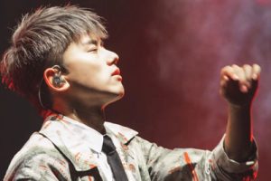 张杰《穿越人海吉他谱》C调原版图谱