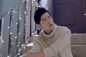 周杰伦《爱情废柴吉他谱》D调简单版