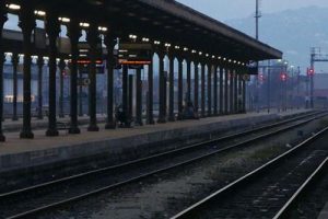 王小帅《哭泣站台吉他谱》G调原版图谱