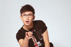 谭杰希《女朋友要带回家吉他谱》G调弹唱六线谱