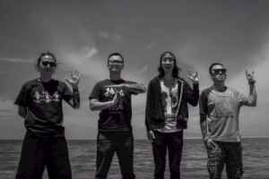 痛仰乐队《奇妙夏日吉他谱》C调原版弹唱谱