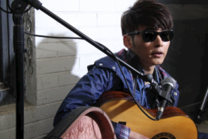 漠城《拉萨姑娘吉他谱》G调原版弹唱谱