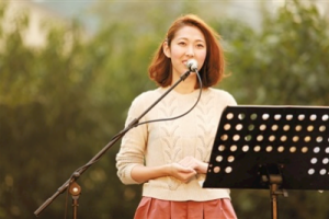 王若琳《有你的快乐吉他谱》D调原版弹唱谱