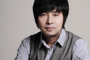 洪启《我是一只离群的鸟吉他谱》G调原版弹唱谱