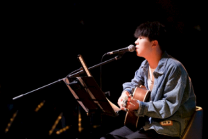 自以为吉他谱A调-刘大壮《自以为》完整原版六线谱