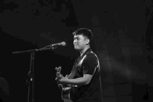 解忧邵帅《过期的青春吉他谱》C调原版图谱