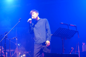 李剑青《平凡故事吉他谱》G调原版六线谱